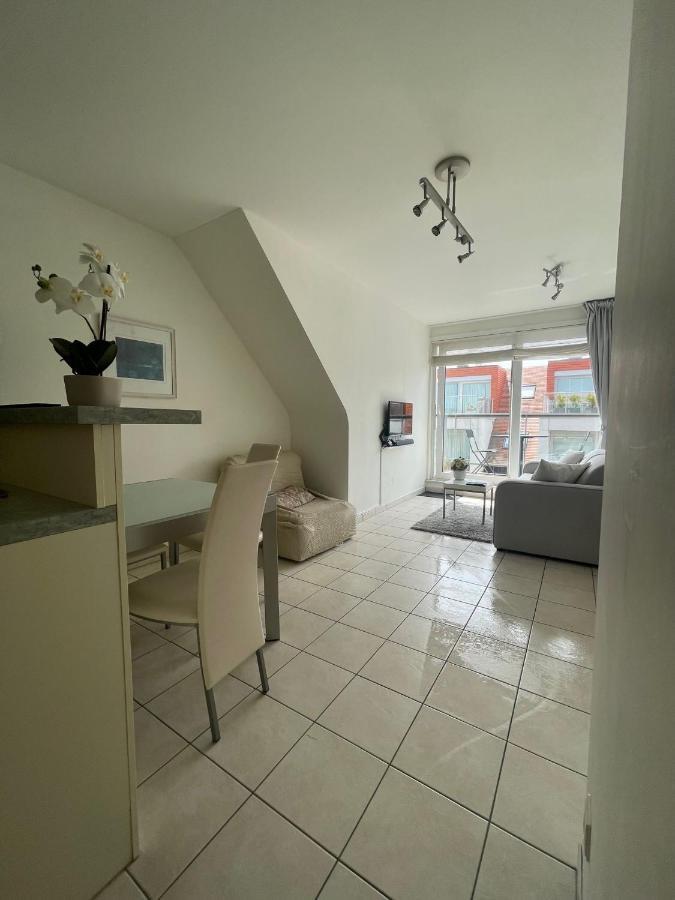 Penthousestudio Gaudi Met Zonneterras En Zicht Op Zee Lejlighed Nieuwpoort Eksteriør billede
